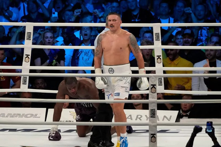 Jelang Laga Ulang Usyk vs Dubois, Frank Warren: Anak Asuhnya Kini Lebih Menakutkan