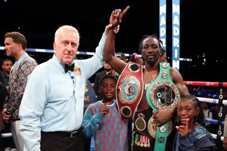 2 Gaya Andalan Terence Crawford untuk Kalahkan Canelo di Kelas 76,2 Kg