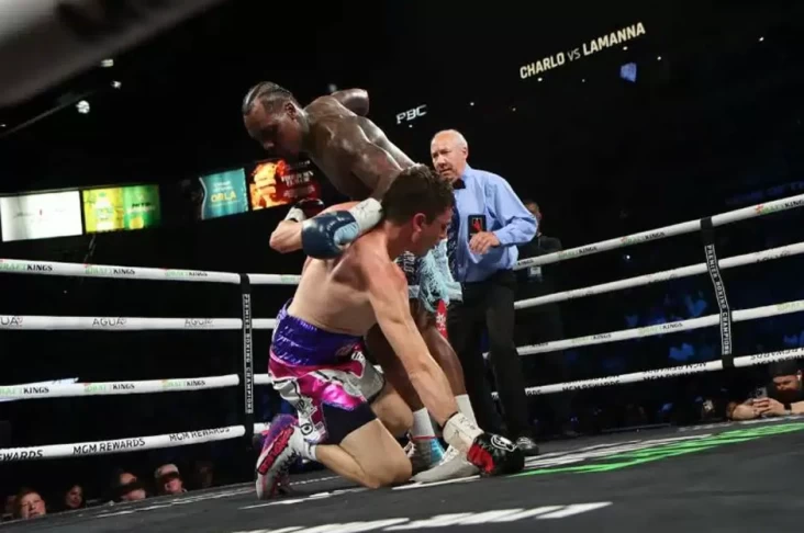 Jermall Charlo Kembali Ring dengan Kemenangan TKO, Pertahankan Rekor Tak Terkalahkan 34-0