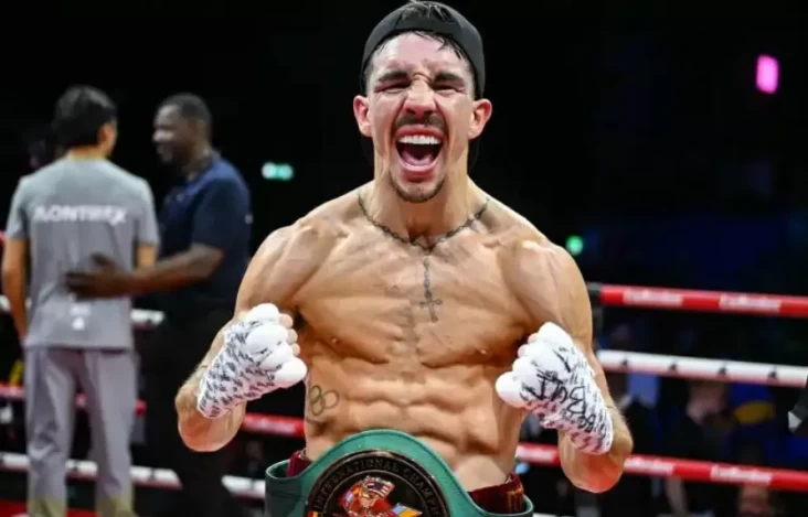 Michael Conlan Menang KO Spektakuler, Amankan Sabuk WBC Kelas Bulu yang Kosong